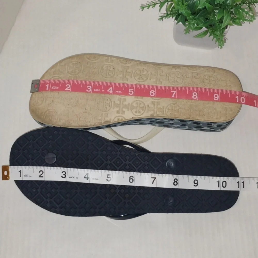 Tory Burch Leopard Print Sandals. Womens size 8. Cream & Black in color. - Picture 9 of 12
